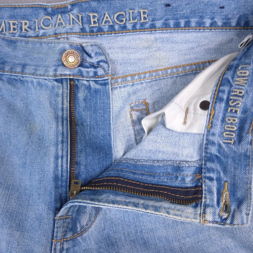American Eagle Jeans Low Rise Boot Light Wash 36x30 Blue Cotton Distressed Y2K